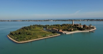 Ilha mal assombrada está a venda na Itália