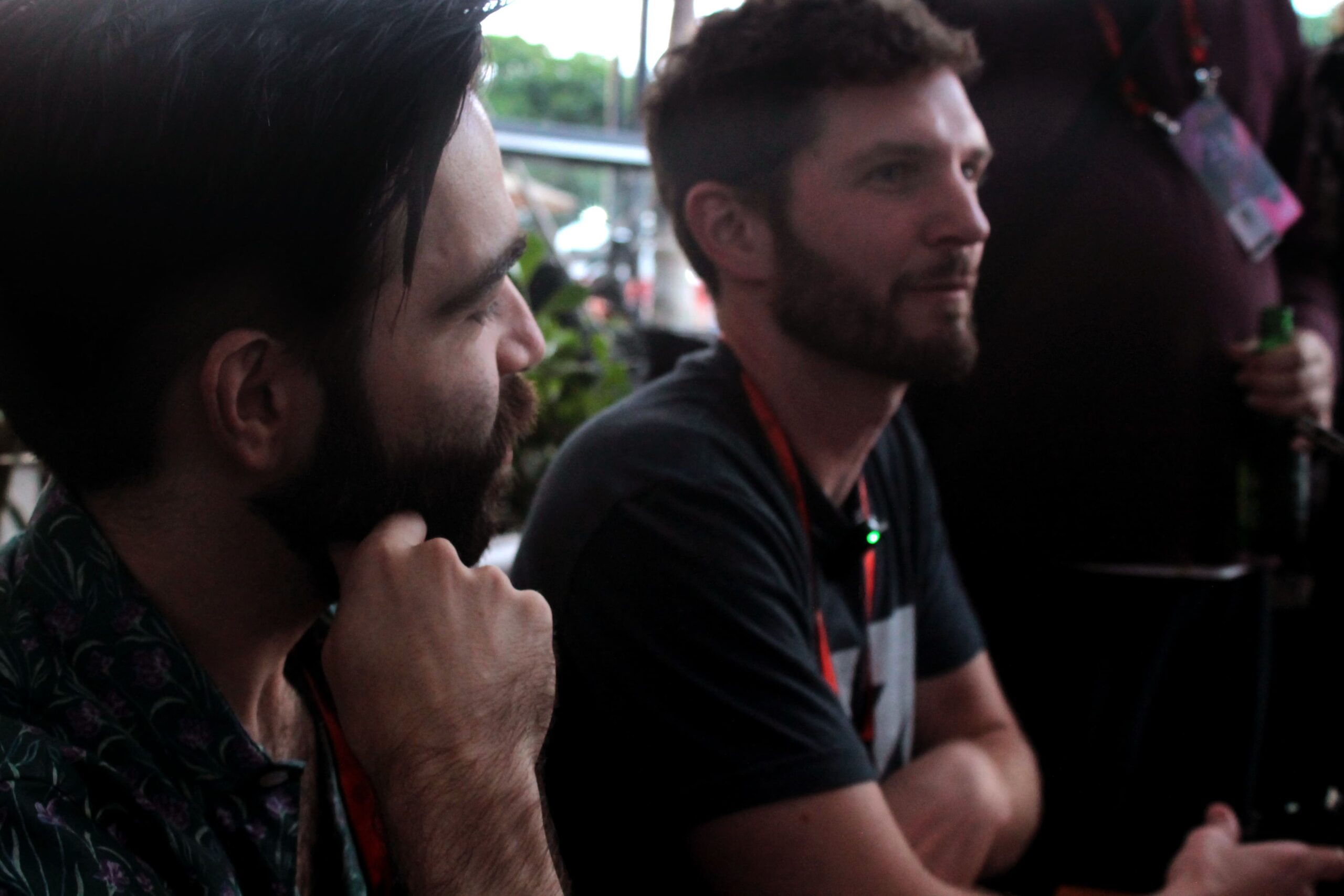 Jacob Geller e Ben Hanson, da esquerda para a direita.